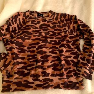 Evereve Camouflage Sweatshirt.